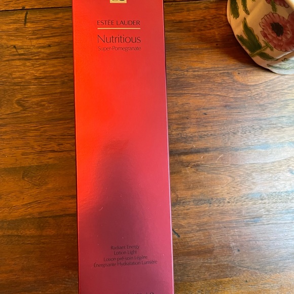 Estée Lauder Nutritious Super-Pomegranate Radiant Energy Lotion Light. NWT - Picture 7 of 7